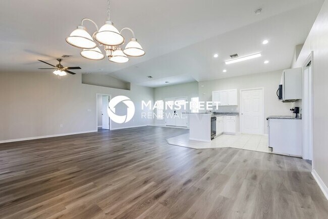 Foto del edificio - 3 Bedroom Pet-Friendly Home in Cape Coral,...