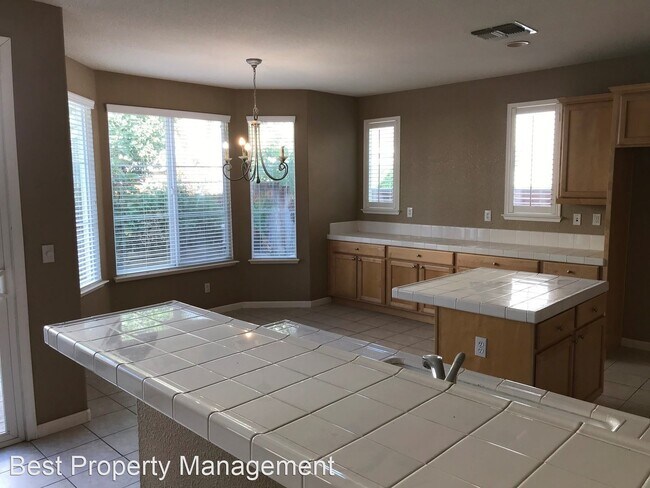 Building Photo - 4 br, 2.5 bath House - 149 E Legacy Drive