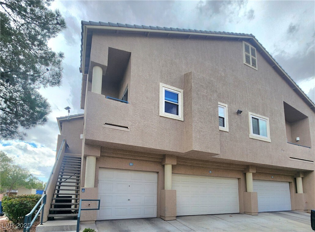 Foto principal - 2053 Quartz Cliff St