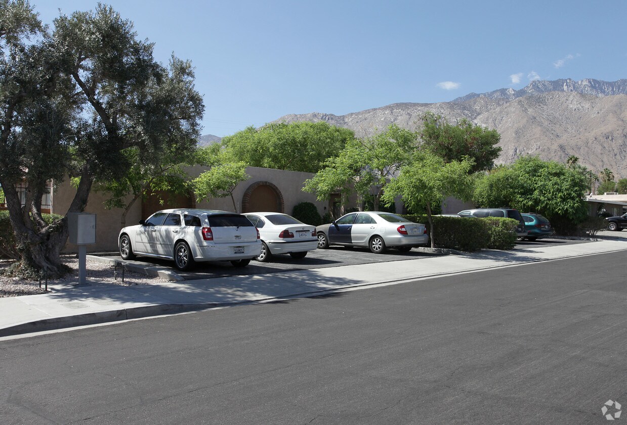 Foto principal - 555 E Cottonwood Rd