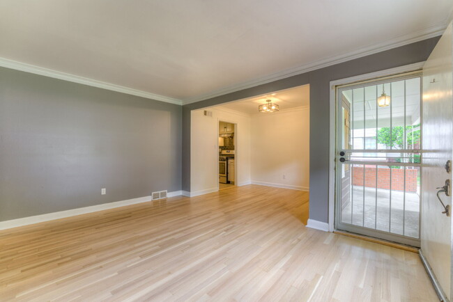 Foto del edificio - "Charming 4-Bedroom Sanctuary on Boyce Roa...