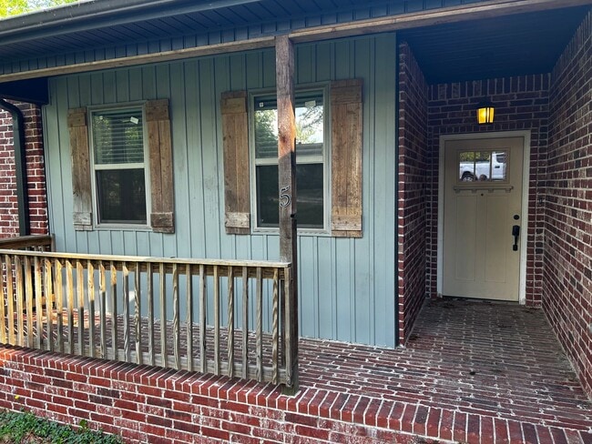 Building Photo - Private Treehouse Views - 3 Bed 2 Bath Home on Cul de sac in Bella Vista!