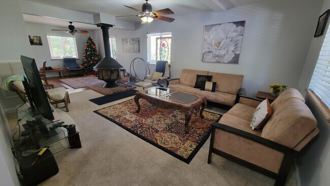 Foto del edificio - Spacious 4 Bed | 3 Bath Mountain Retreat i...