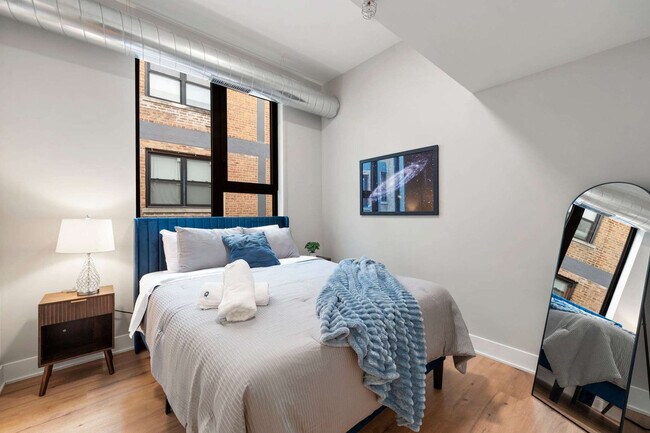 Foto del edificio - 6044 N Winthrop Ave