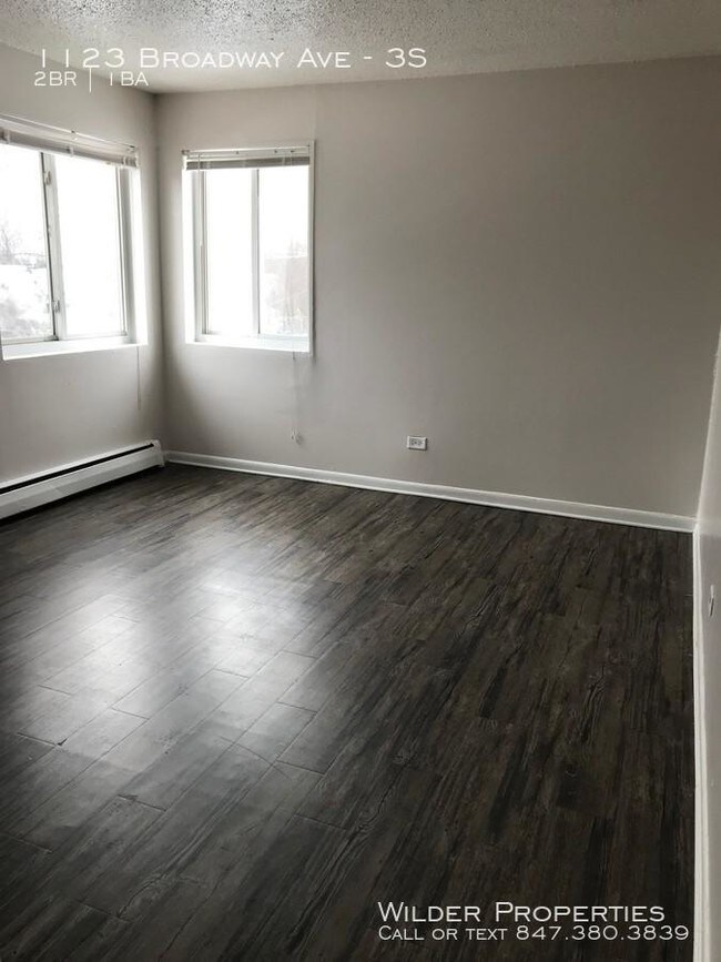 Building Photo - 2 bedroom in North Chicago IL 60064