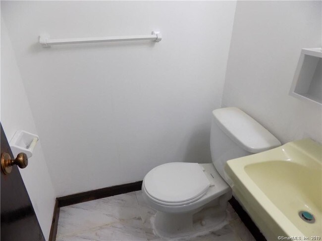 Building Photo - 109 Constance Ln