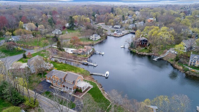 Foto del edificio - 47 5 Mile River Rd