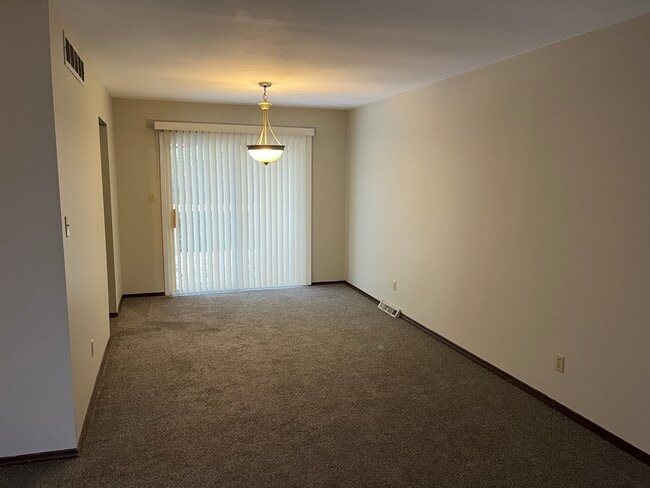 Foto del edificio - 30 Old Orchard Ln