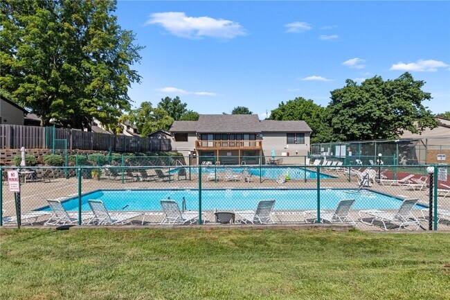Building Photo - 1707 Thorny Briar Dr