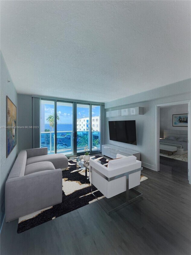 Foto principal - 7501 E Treasure Dr