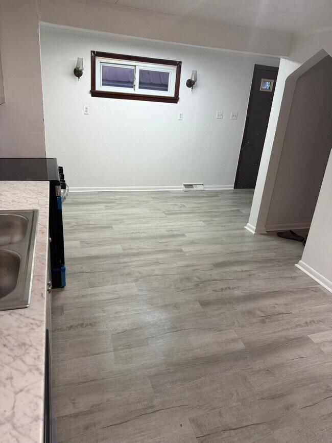 Foto del edificio - 1347 High Rd