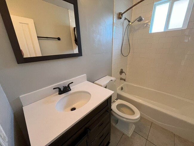 Building Photo - 3 Bed 2 Bath In La Mesa For Rent! *$500.00...