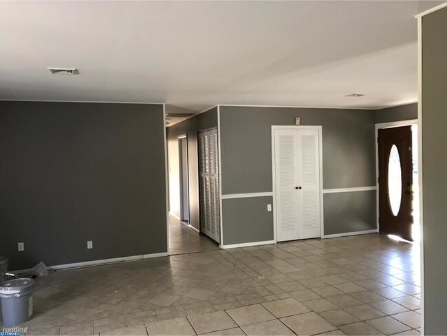 Building Photo - 51 Bolton Ln