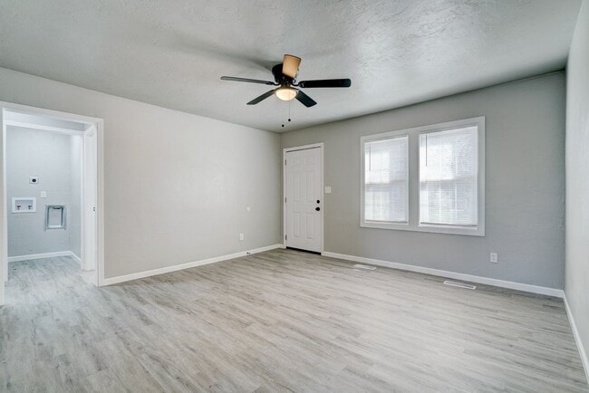 Building Photo - Charming Renovated Home with Spacious Backyard