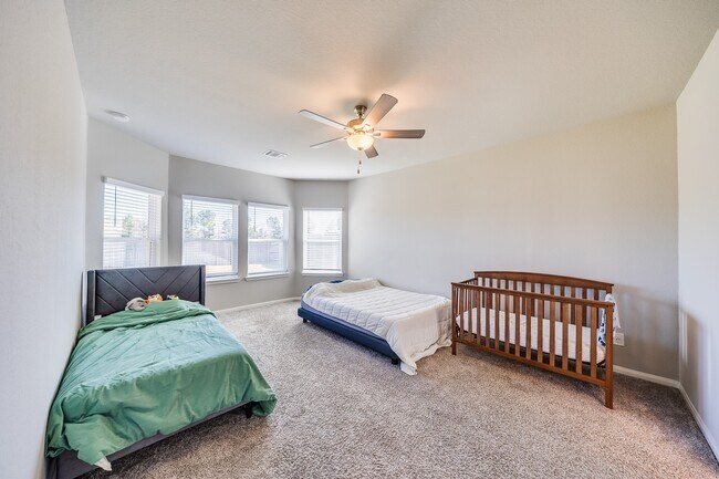 Foto del edificio - 2107 Cherryvale Dr