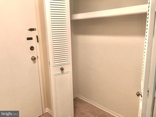 Foto del edificio - 9 Suntop Ct