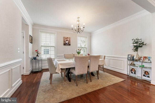 Building Photo - 6526 Wayside Pl