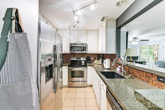 Foto del edificio - 1162 W 1st St