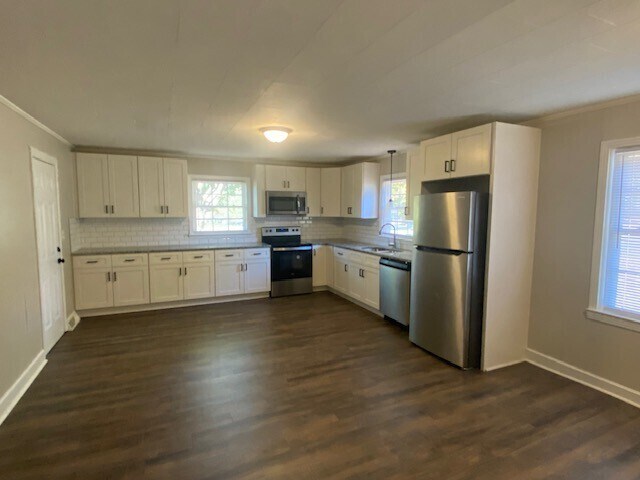 Foto del edificio - 371 Cavel Chub Lake Rd