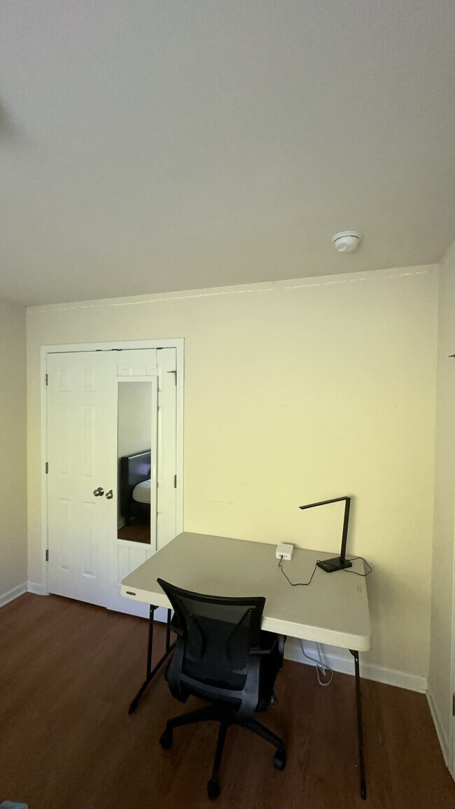 Foto del edificio - 621 Centennial View Ln