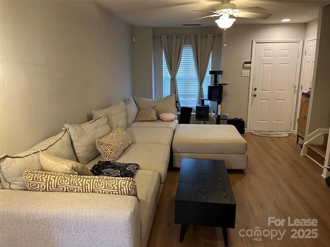 Foto del edificio - 1825 Birch Heights Ct