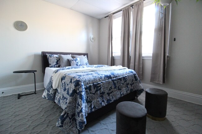 Foto del edificio - 800 Monroe Ave