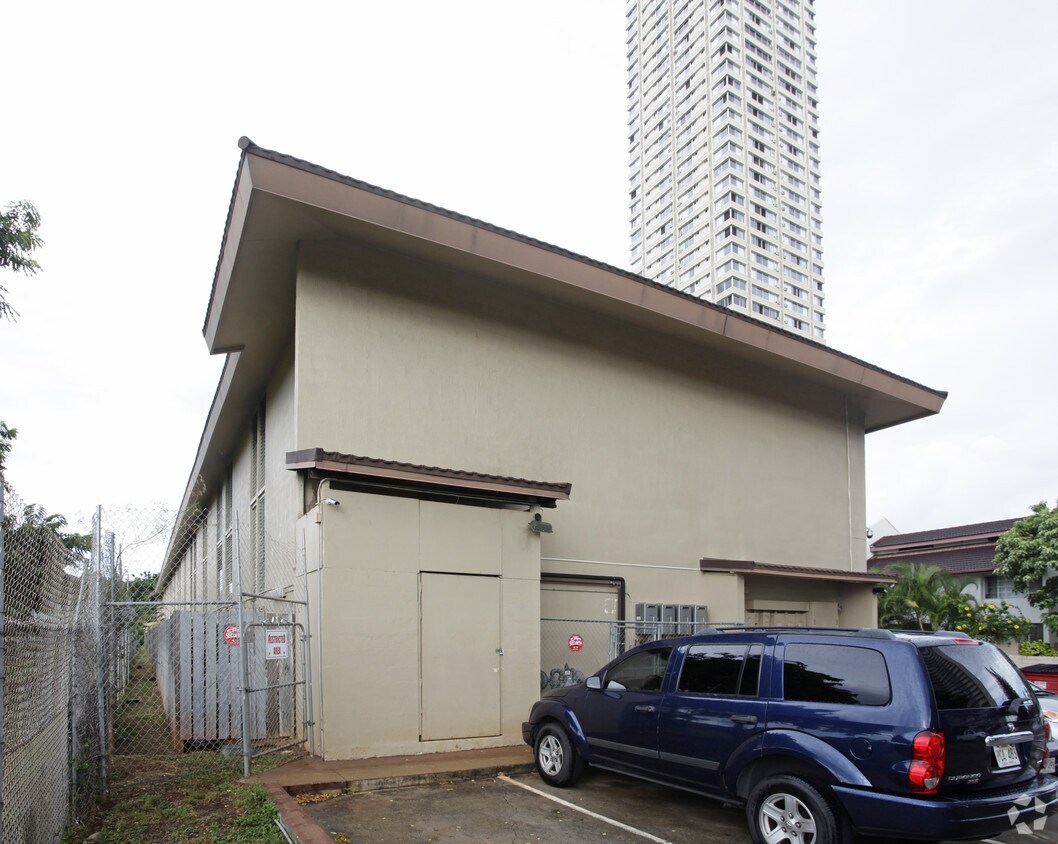 Building Photo - Pearl Ridge Sunset