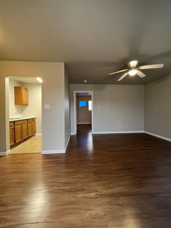 Foto del edificio - 410 NW 36th St