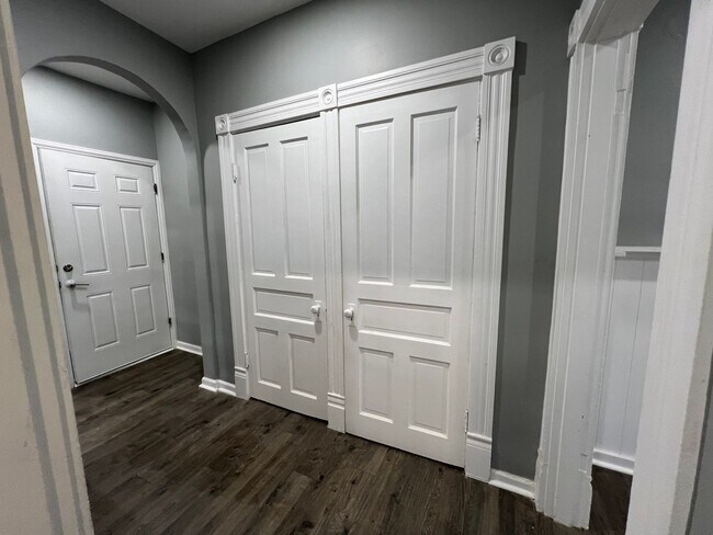 Building Photo - 2 Bedroom Duplex in Pittsburgh