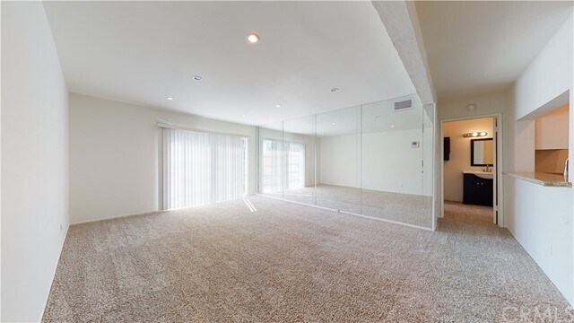 Building Photo - 5460 White Oak Ave