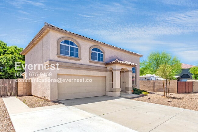 Building Photo - Lovely 3-Bedroom Home with Spacious Layout...