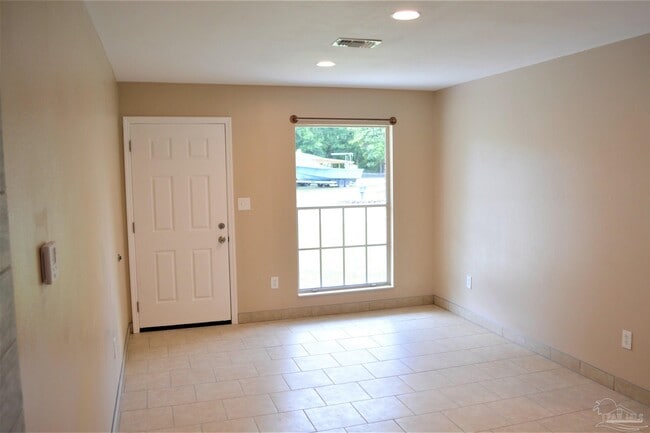 Building Photo - 7145 Pearson Rd