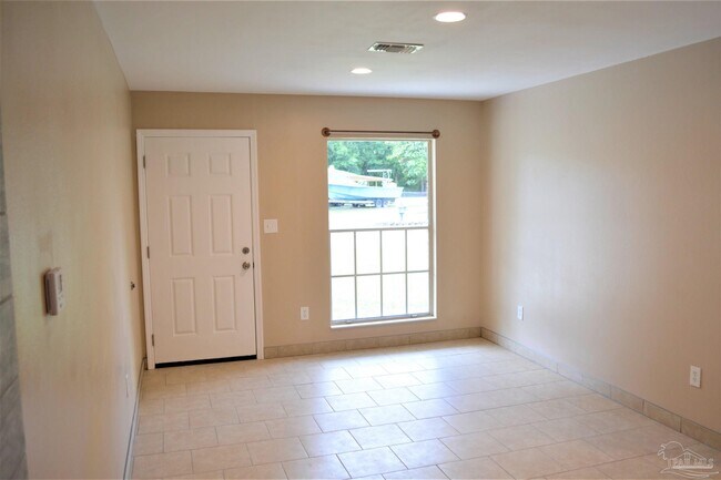 Foto del edificio - 7145 Pearson Rd