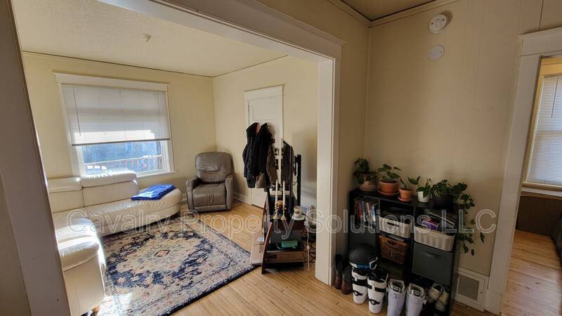 Foto principal - 617 E 8th St