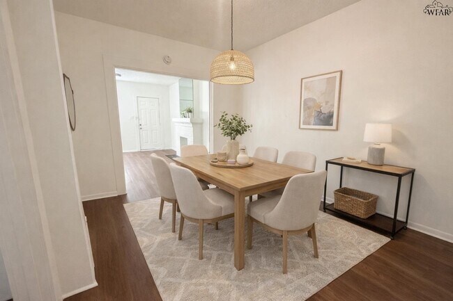 Building Photo - 611 Sunset Dr