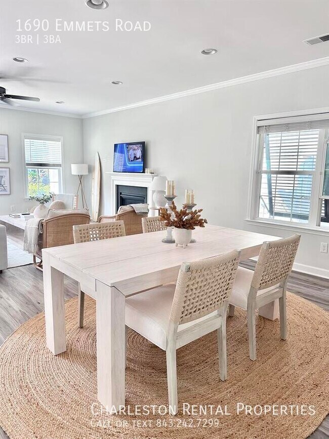 Photo - 1690 Emmets Rd House