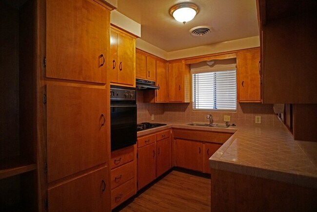 Foto del edificio - Charming 2 bedroom 1 bath in Carmichael!