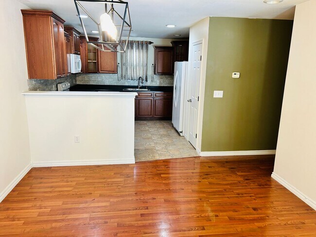 Foto del edificio - Spacious Townhome, Close to Fort Riley!