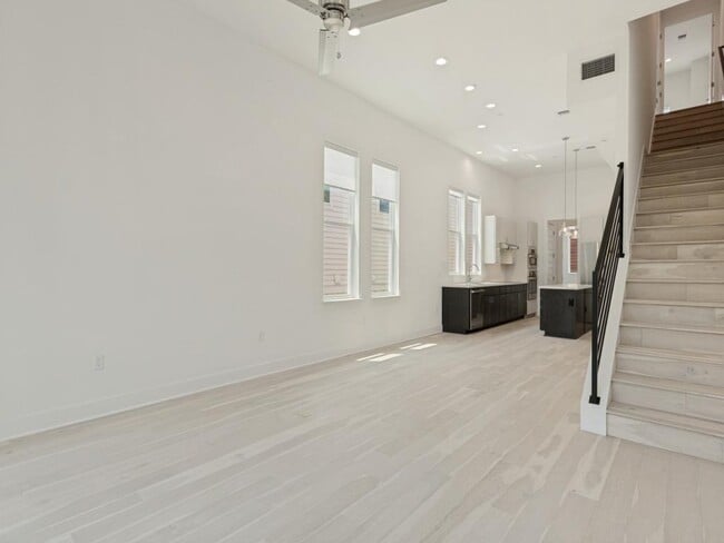 Building Photo - 2505 Bluebonnet Ln