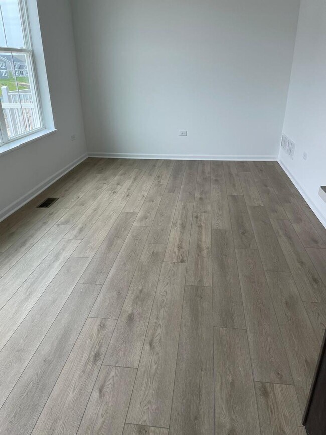 Foto del edificio - 14936 S McCarthy Cir