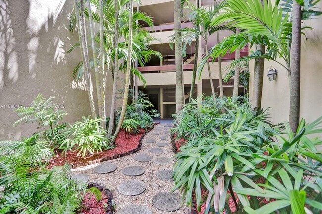 Building Photo - 9285 SW 125th Ave