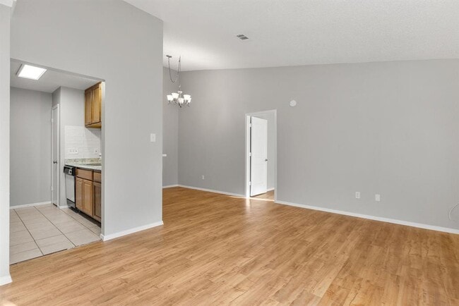 Foto del edificio - 413 Country Aire Dr