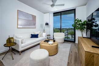 Building Photo - 630 W 71st Pl