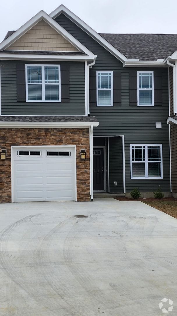 Building Photo - 1815 Fox Den Way