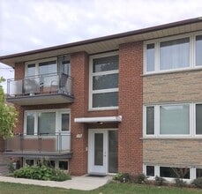 Building Photo - 39 Vanevery St