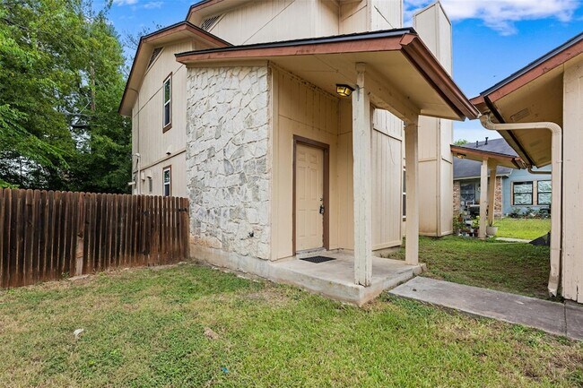 Foto del edificio - 1805 Rawhide Loop