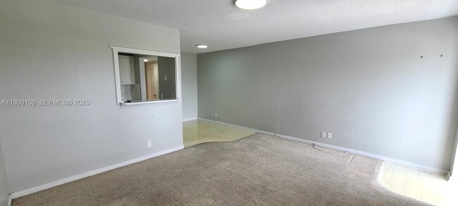 Building Photo - 92 Berkshire D