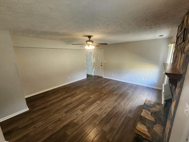 Foto del edificio - 6414 Streeter Dr