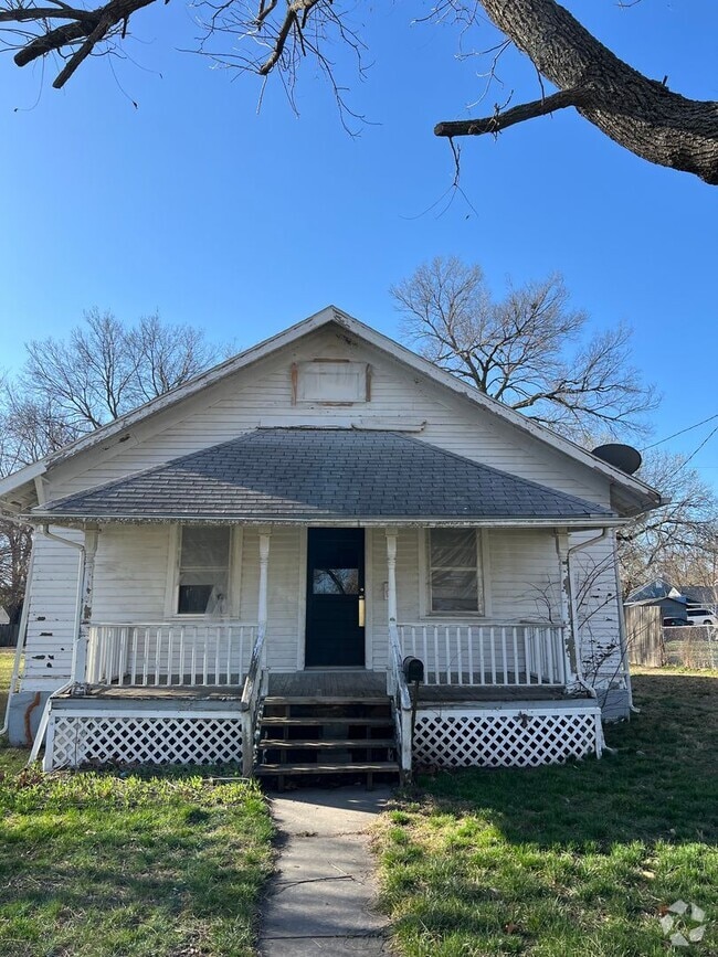 Building Photo - 527 W Elm St