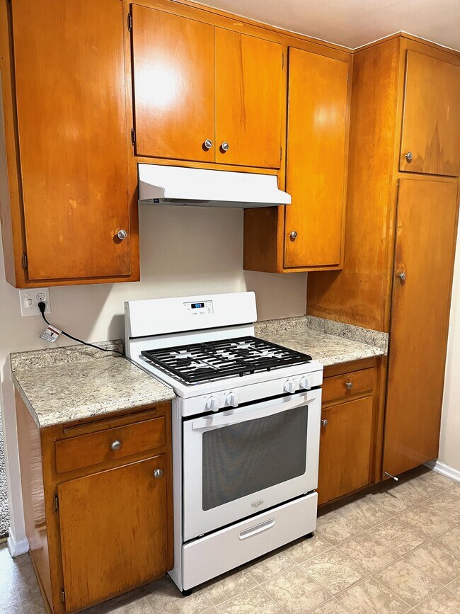 Foto del edificio - 638 Silverwood Ave